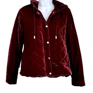 Forever Audrey burgundy velvet quilted hooded jacket, size Medium.